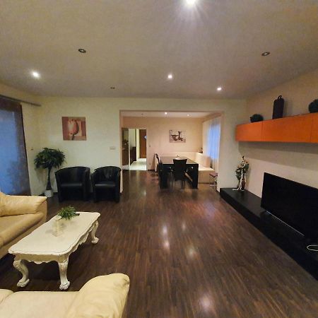 Apartment Bei Hamburg Bis 10 Personen Mit Terasse Und Gartennutzung. Buchholz in der Nordheide Luaran gambar